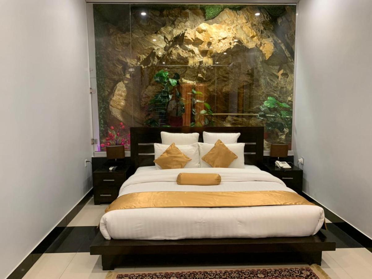 Burj Al Swat Hotel Saidu Sharif エクステリア 写真